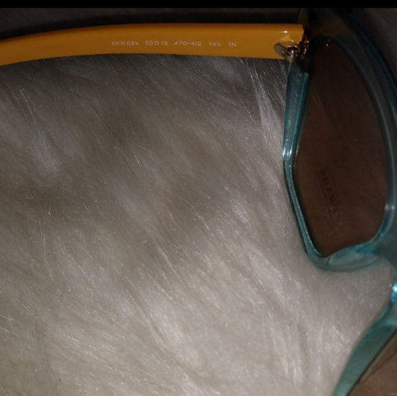 Prada - Picture 6 of 7